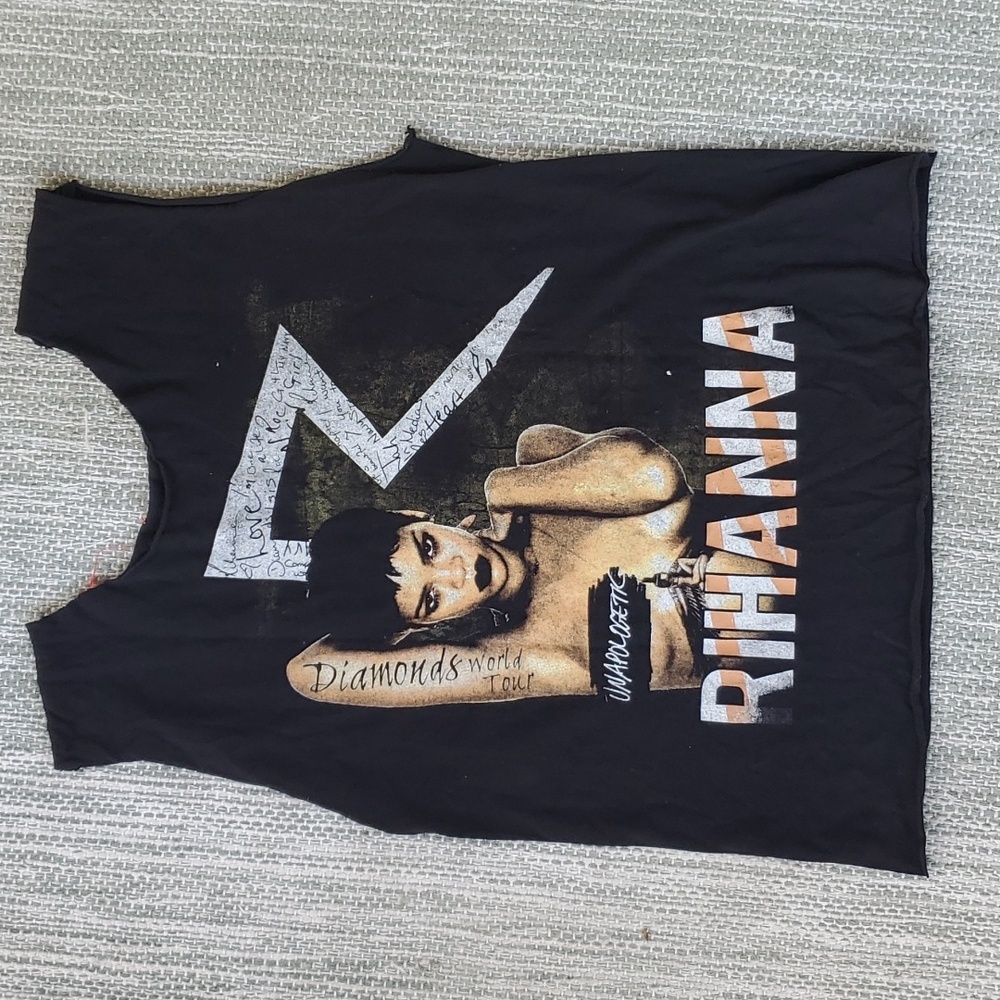 Vintage Rihanna Diamonds Tank Top Cut Off  2013 World Tour Shirt